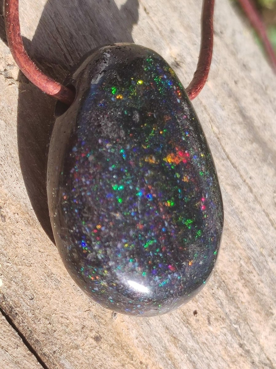 Black Opal - Edelstein Kette bunt funkelnd Rarität Natur Heilstein Energie Chakra Kristall Anhänger Mann Frau Kind Vater Geschenk Er Sie - Art of Nature Berlin