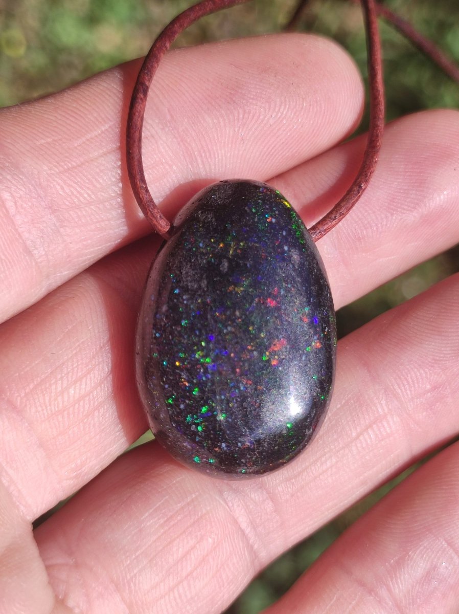 Black Opal - Edelstein Kette bunt funkelnd Rarität Natur Heilstein Energie Chakra Kristall Anhänger Mann Frau Kind Vater Geschenk Er Sie - Art of Nature Berlin