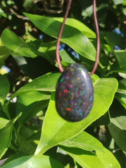 Black Opal - Edelstein Kette bunt funkelnd Rarität Natur Heilstein Energie Chakra Kristall Anhänger Mann Frau Kind Vater Geschenk Er Sie - Art of Nature Berlin