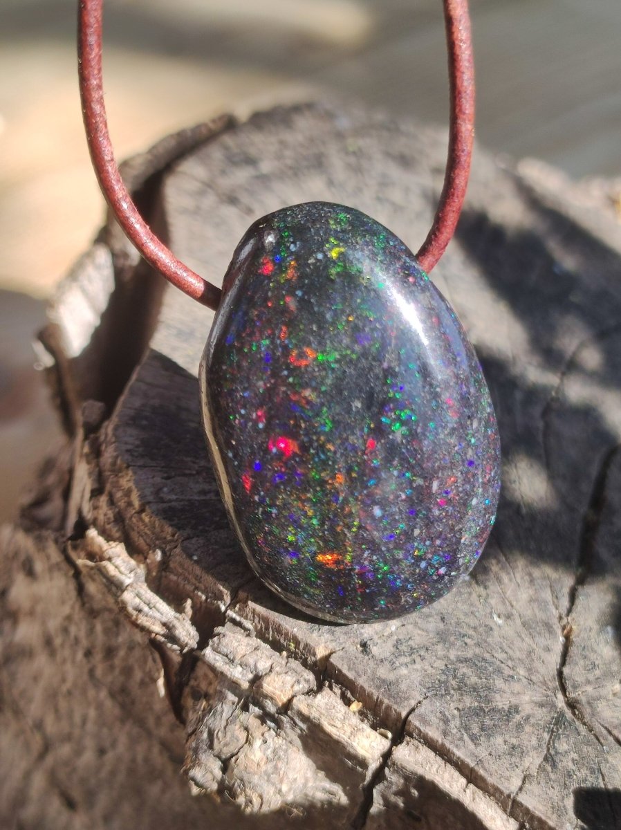 Black Opal - Edelstein Kette bunt funkelnd Rarität Natur Heilstein Energie Chakra Kristall Anhänger Mann Frau Kind Vater Geschenk Er Sie - Art of Nature Berlin