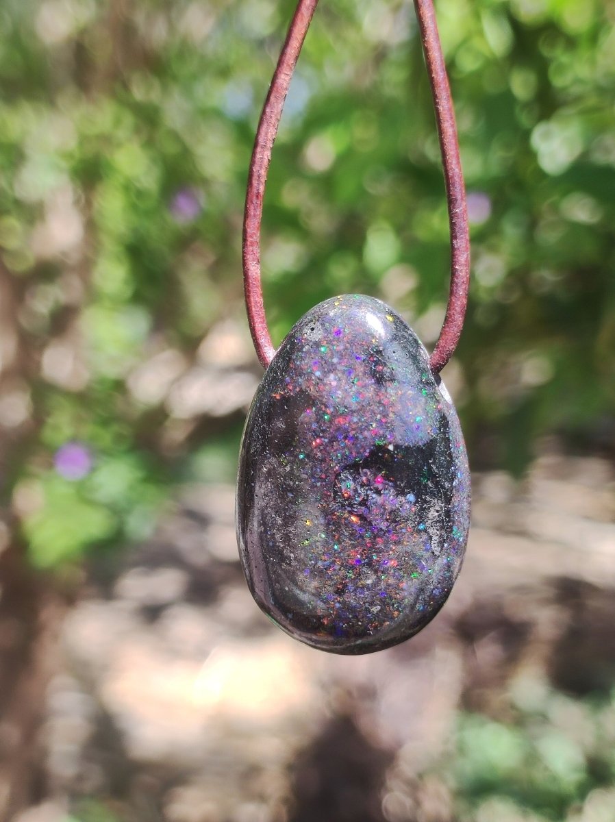 Black Opal - Edelstein Kette bunt funkelnd Rarität Natur Heilstein Energie Kristall Anhänger Mann Frau Kind Geschenk Er Sie Valentinstag - Art of Nature Berlin