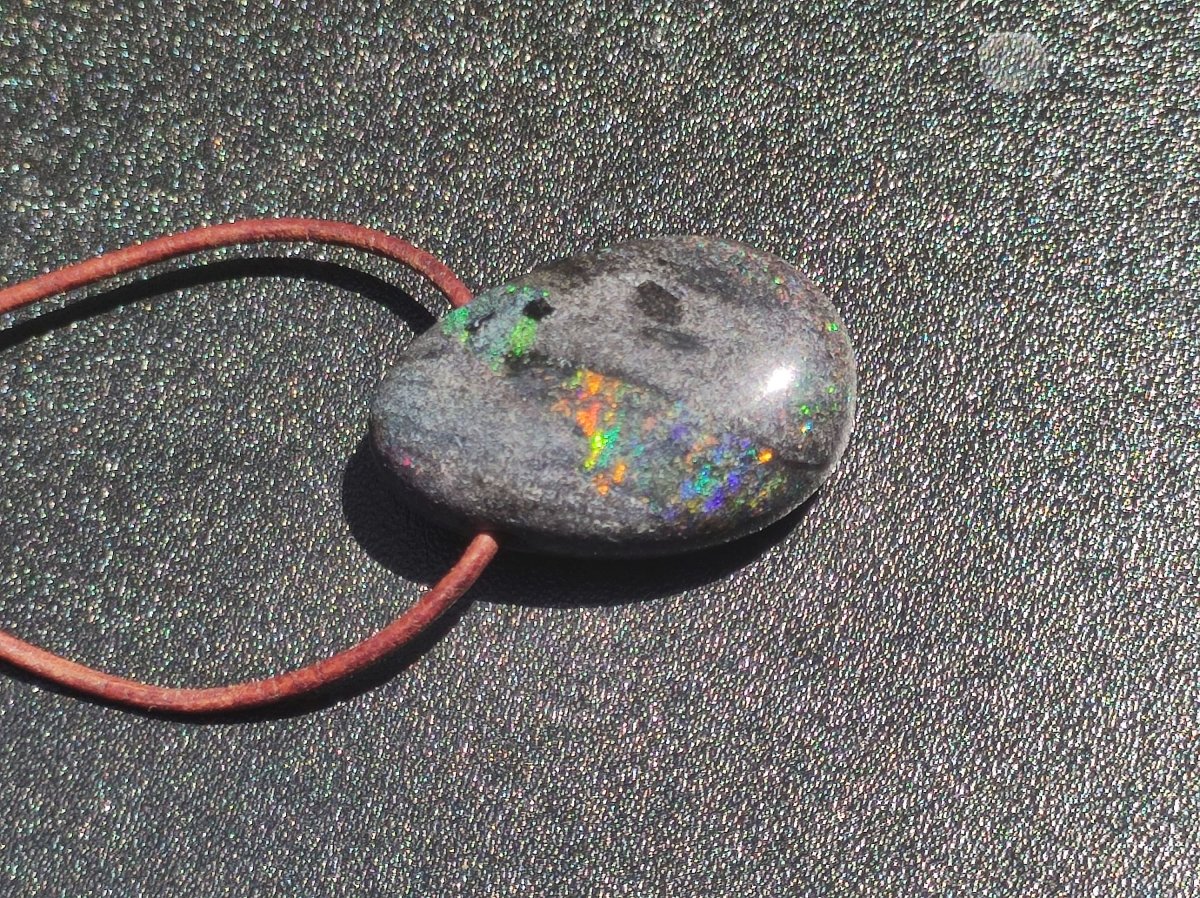 Black Opal - Edelstein Kette bunt funkelnd Rarität Natur Heilstein Energie Kristall Anhänger Mann Frau Kind Geschenk Er Sie Valentinstag - Art of Nature Berlin