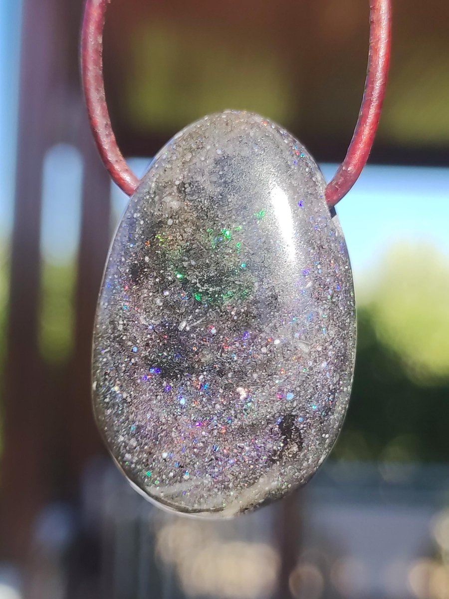 Black Opal - Edelstein Kette bunt funkelnd Rarität Natur Heilstein Energie Kristall Anhänger Mann Frau Kind Geschenk Er Sie Valentinstag - Art of Nature Berlin