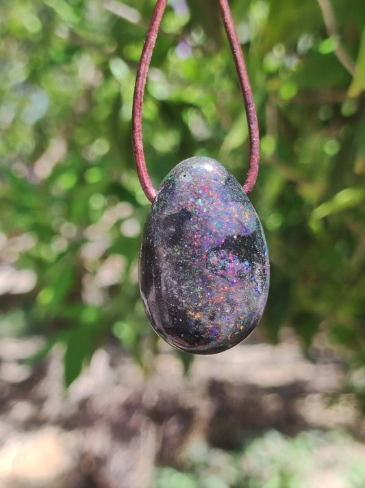 Black Opal - Edelstein Kette bunt funkelnd Rarität Natur Heilstein Energie Kristall Anhänger Mann Frau Kind Geschenk Er Sie Valentinstag - Art of Nature Berlin