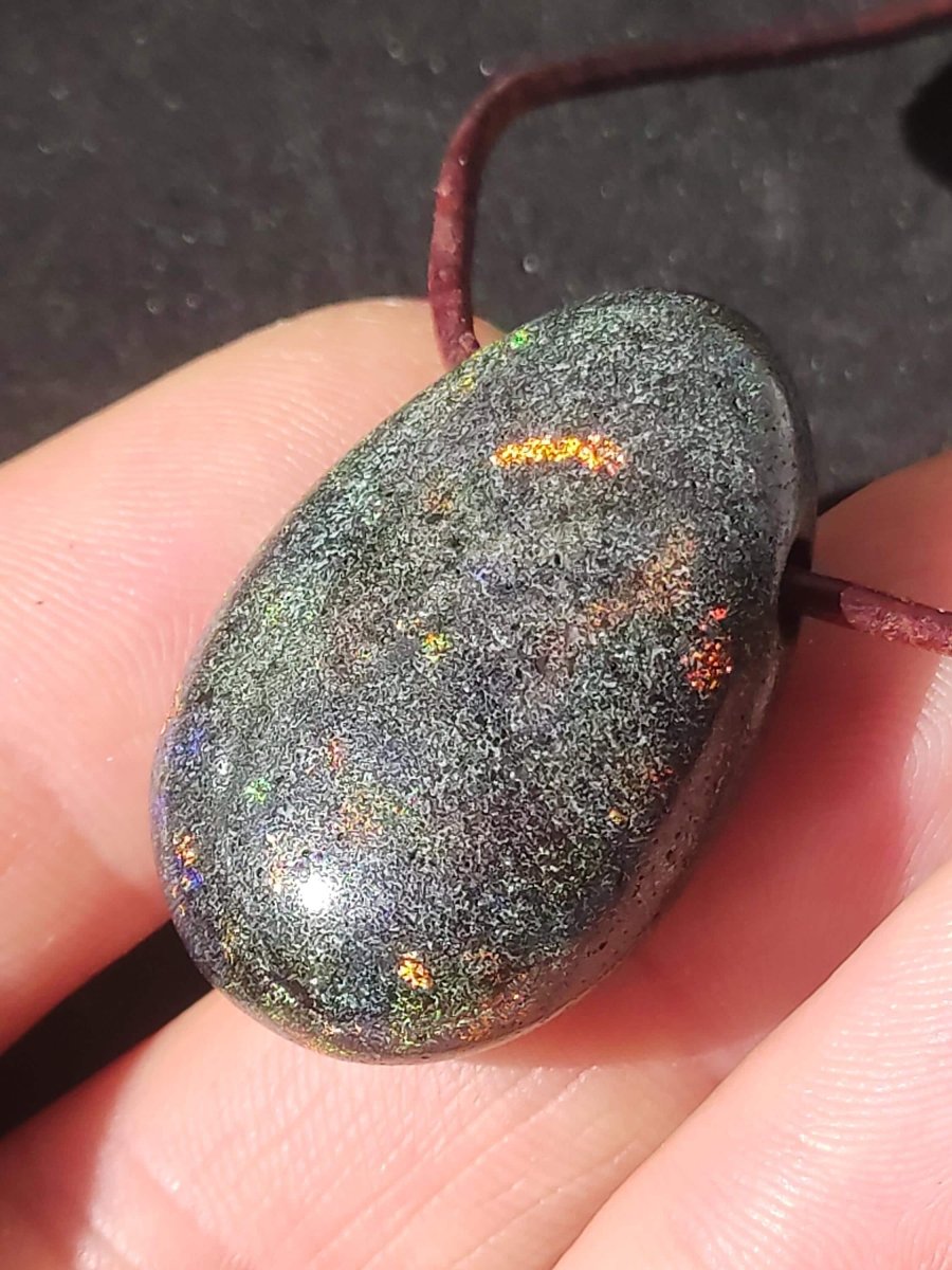 Black Opal - Edelstein Kette bunt funkelnd Rarität Natur Heilstein Energie Kristall Anhänger Mann Frau Kind Geschenk Er Sie Valentinstag - Art of Nature Berlin
