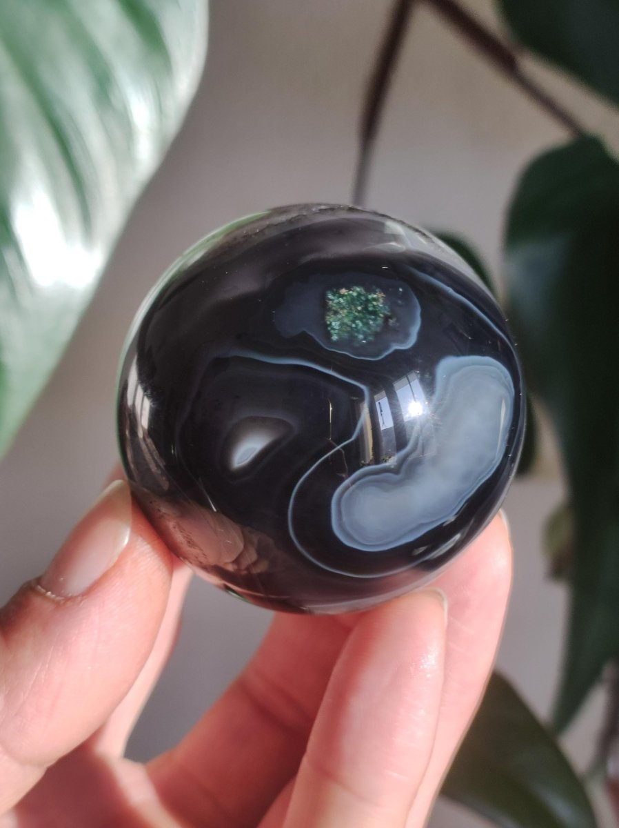 Black Sardonyx - Edelstein Kugel Natur Heilstein Deko Sphere Kristall Geschenk Er Sie Haus Einweihung Wohnung Energie Kraft Meditation - Art of Nature Berlin