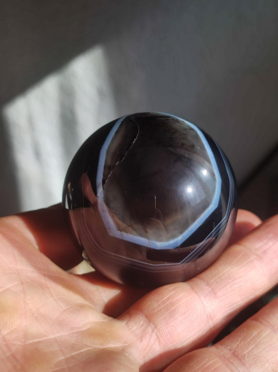 Black Sardonyx - Edelstein Kugel Natur Heilstein Deko Sphere Kristall Geschenk Er Sie Haus Einweihung Wohnung Energie Kraft Meditation - Art of Nature Berlin