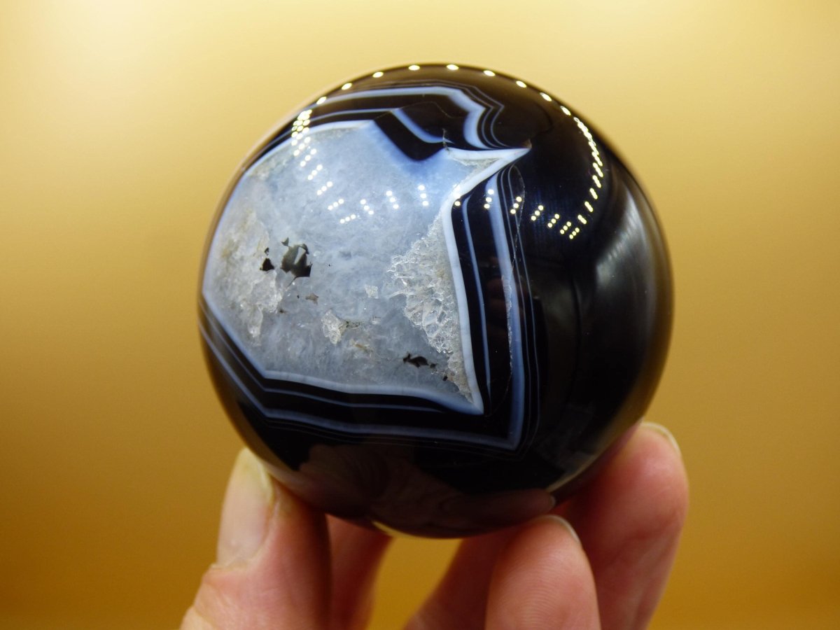 Black Sardonyx - Edelstein Kugel Natur Heilstein Deko Sphere Kristall Geschenk Er Sie Haus Einweihung Wohnung Energie Kraft Meditation - Art of Nature Berlin