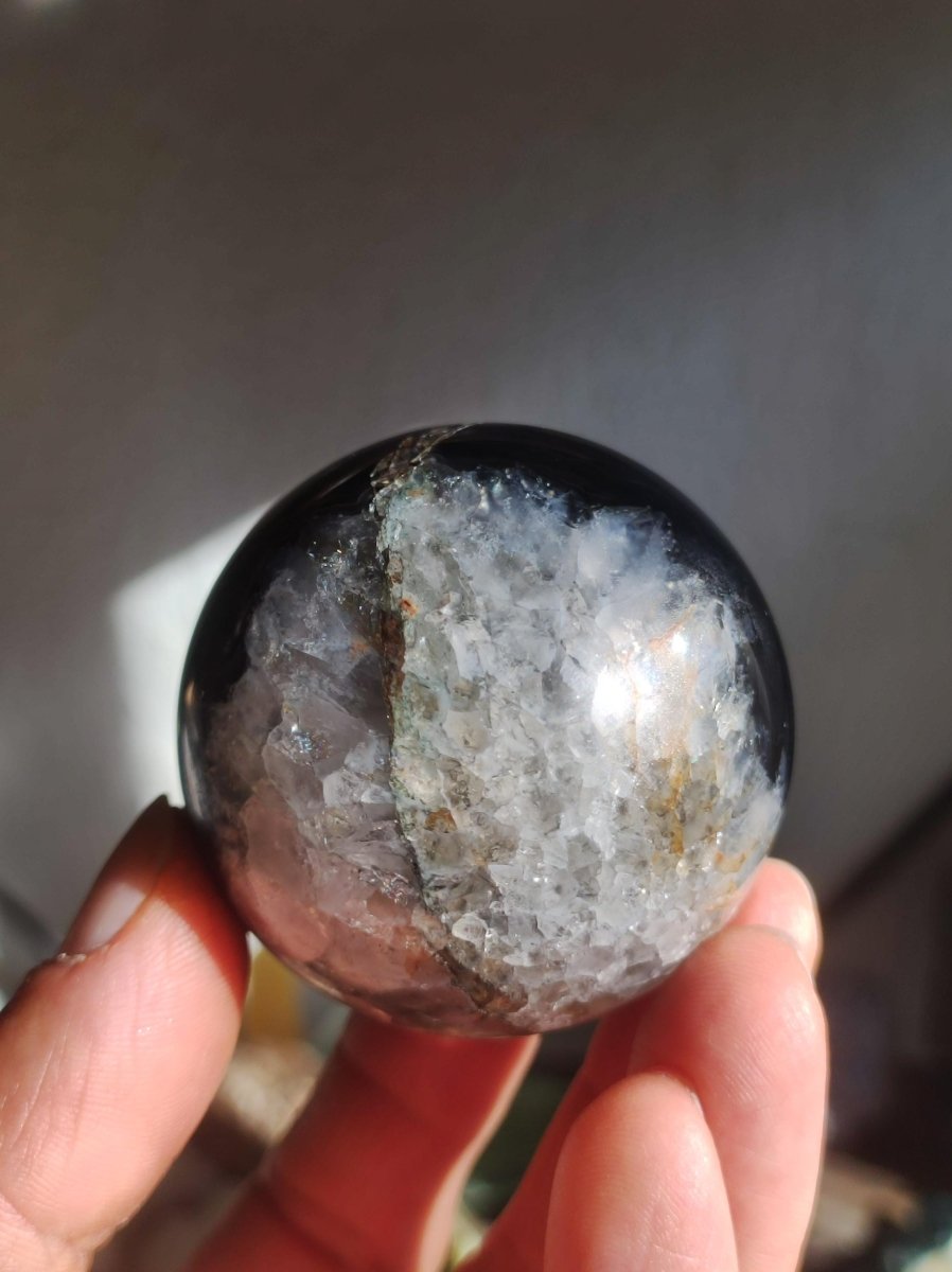 Black Sardonyx - Edelstein Kugel Natur Heilstein Deko Sphere Kristall Geschenk Er Sie Haus Einweihung Wohnung Energie Kraft Meditation - Art of Nature Berlin