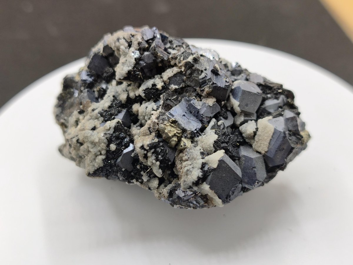 Bleiglanz Galenit mit Zinkblende, Pyrit & Calcit – Madan, Bulgarien – 308 g Mehrmineral Stufe Kristall Sammler Mineralien Geschenk Unikat - Art of Nature Berlin