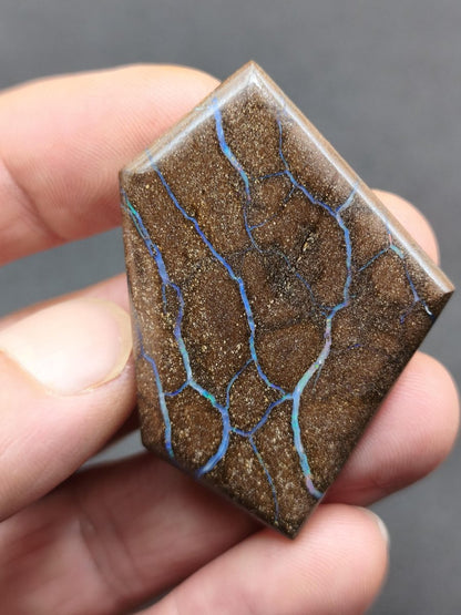 Boulder Opal AAA Sammlerstein Mineralien Kristalle Cabochon natürlich Heilstein Rarität Muster Australien Queensland - Art of Nature Berlin