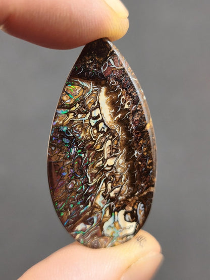 Boulder Opal AAA Sammlerstein Mineralien Kristalle Cabochon natürlich Heilstein Rarität Muster Australien Queensland - Art of Nature Berlin