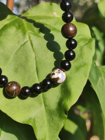 Boulder Opal + Turmalin schwarz (Schorl) - Edelstein Armband Stretch Perlen Geschenk Glück Mann Frau Kind Er Sie Freund Energie - Art of Nature Berlin