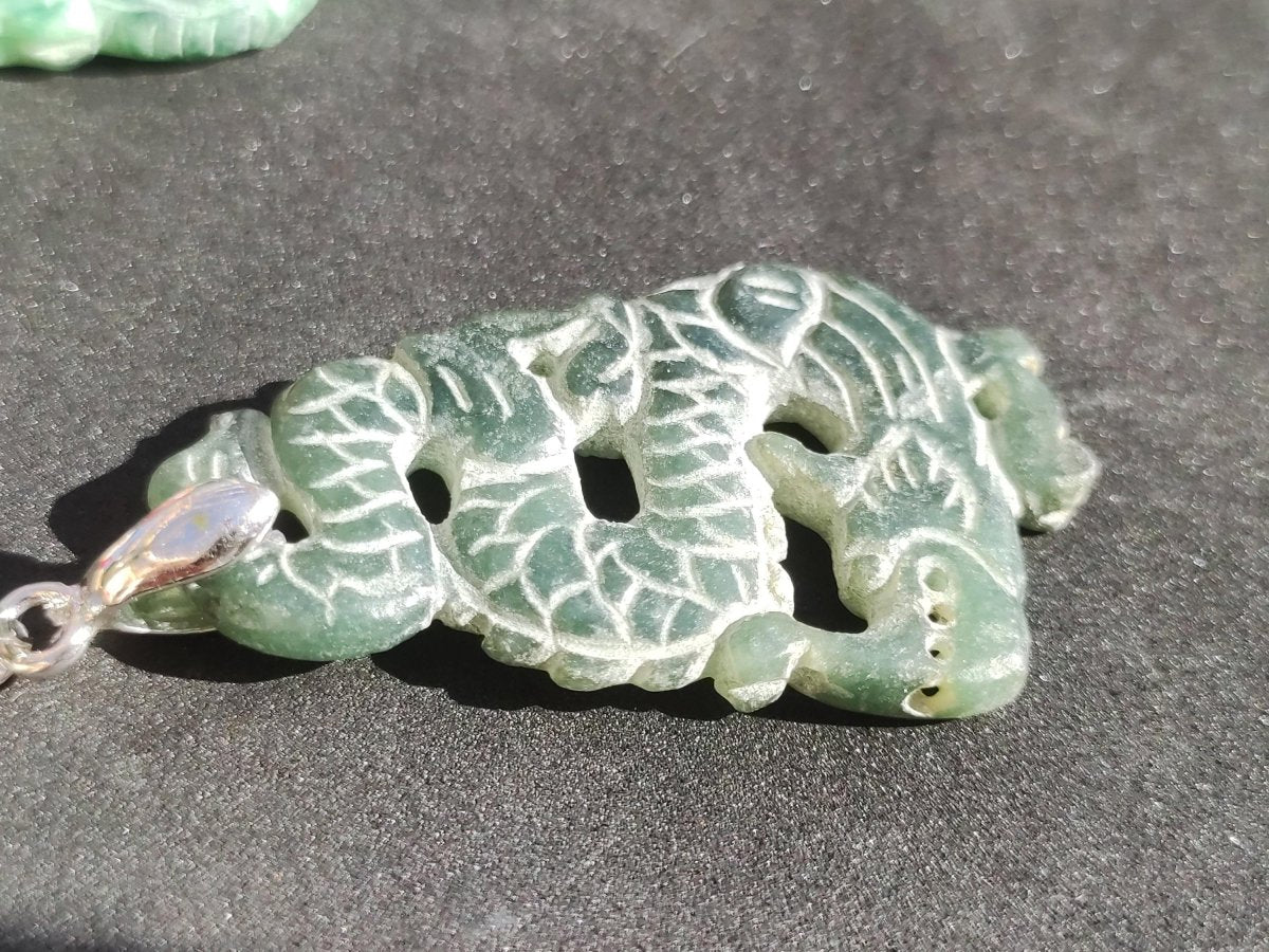 Burma Jade A Qualität Drache *Rarität* Edelstein Kette HIPPIE Boho Ethno Natur Heilstein Rarität Kristall Schmuck Anhänger Natur Kraft Stein - Art of Nature Berlin