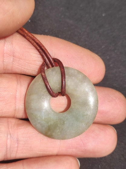 Burma Jade Donut *Rarität* Edelstein Donut Kette grün Natur Heilstein Kristalle Anhänger Mann Frau Kind Geschenk Er Sie Bruder Schwester - Art of Nature Berlin