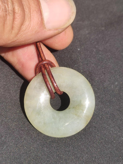 Burma Jade Donut *Rarität* Edelstein Donut Kette grün Natur Heilstein Kristalle Anhänger Mann Frau Kind Geschenk Er Sie Bruder Schwester - Art of Nature Berlin