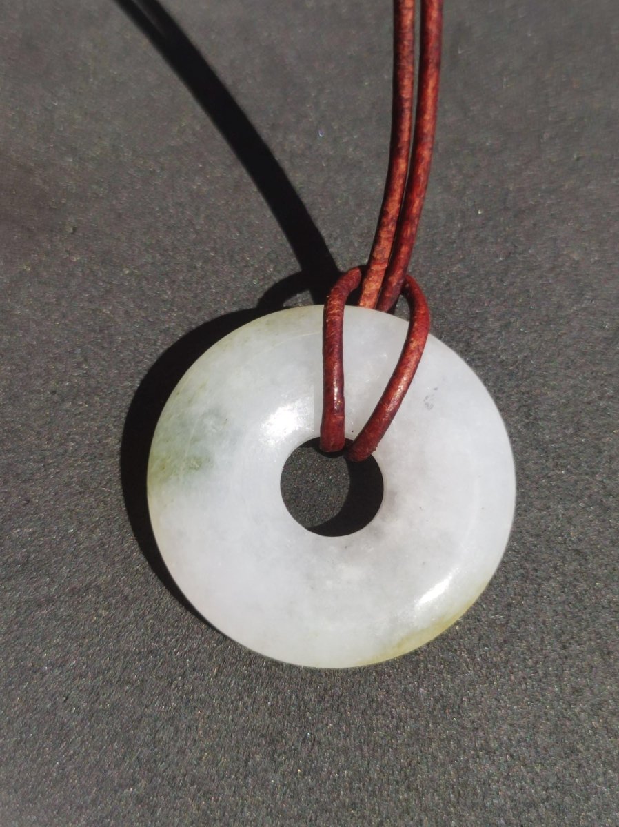 Burma Jade Donut *Rarität* ~ Edelstein Kette ~HIPPIE ~GOA ~Boho ~Tibet ~Ethno ~Nature ~Donut ~Schutzsymbol ~Heilstein - Art of Nature Berlin