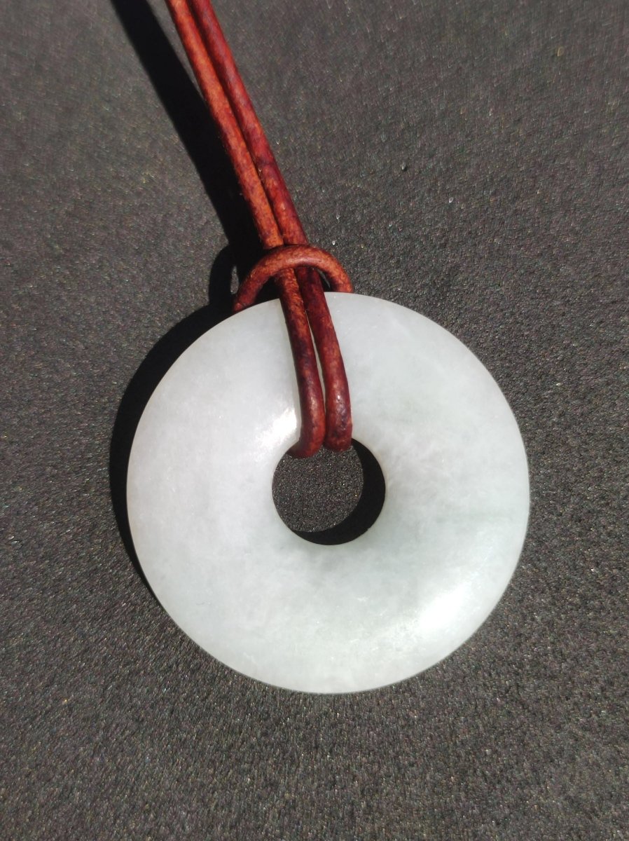 Burma Jade Donut *Rarität* ~ Edelstein Kette ~HIPPIE ~GOA ~Boho ~Tibet ~Ethno ~Nature ~Donut ~Schutzsymbol ~Heilstein - Art of Nature Berlin