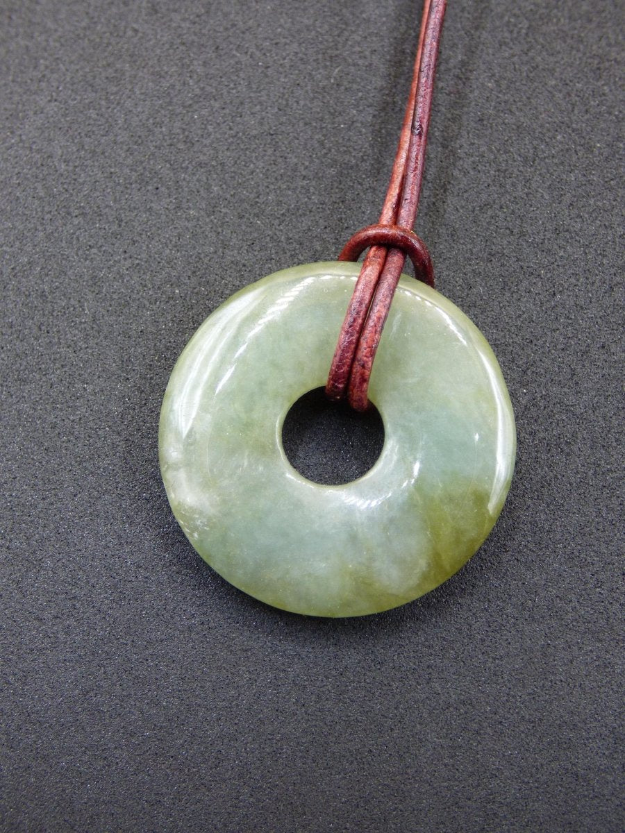 Burma Jade Donut *Rarität* ~ Edelstein Kette ~HIPPIE ~GOA ~Boho ~Tibet ~Ethno ~Nature ~Donut ~Schutzsymbol ~Heilstein - Art of Nature Berlin