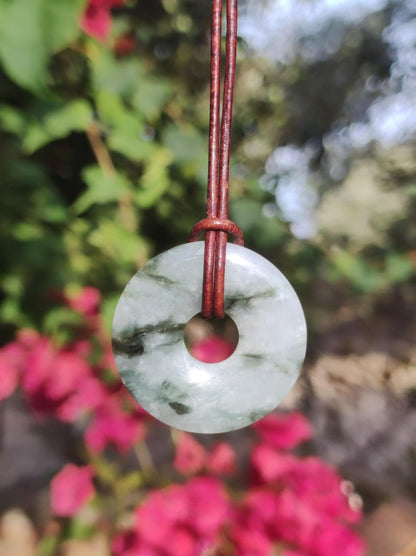 Burma Jade Donut *Rarität* ~ Edelstein Kette Mann Frau Natur Heilstein Kraft Energie Rarität Kristall Er Sie Anhänger Natur Geschenk grün - Art of Nature Berlin
