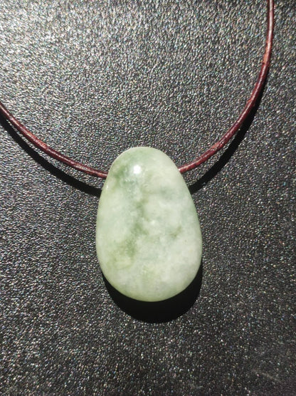 Burma Jade *Rarität* ~ Edelstein Kette HIPPIE Boho Ethno Natur Heilstein Rarität Kristalle Schmuck Anhänger Natur Kraft Stein Geschenk grün - Art of Nature Berlin