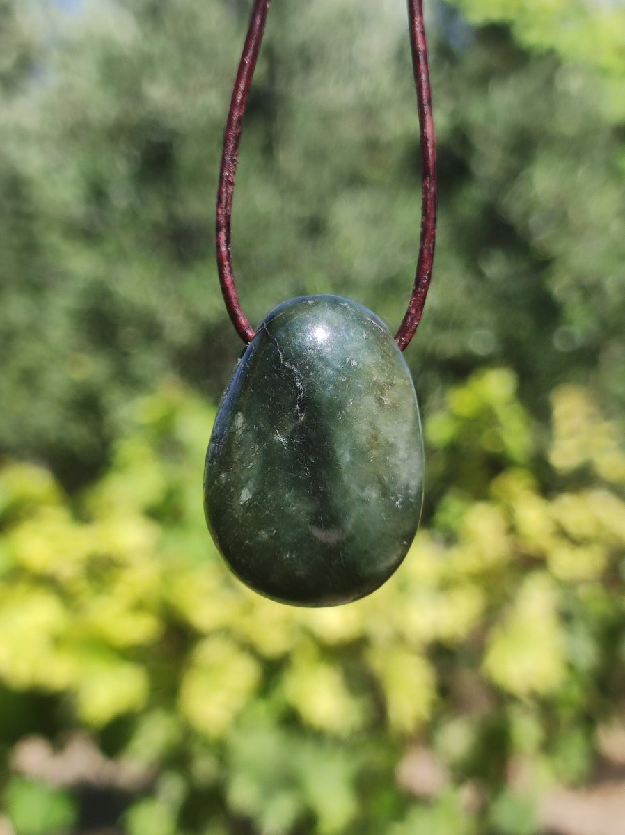 Burma Jade *Rarität* ~ Edelstein Kette HIPPIE Boho Ethno Natur Heilstein Rarität Kristalle Schmuck Anhänger Natur Kraft Stein Geschenk grün - Art of Nature Berlin