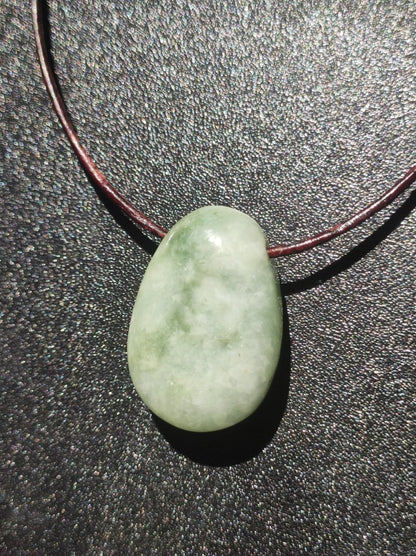 Burma Jade *Rarität* ~ Edelstein Kette HIPPIE Boho Ethno Natur Heilstein Rarität Kristalle Schmuck Anhänger Natur Kraft Stein Geschenk grün - Art of Nature Berlin