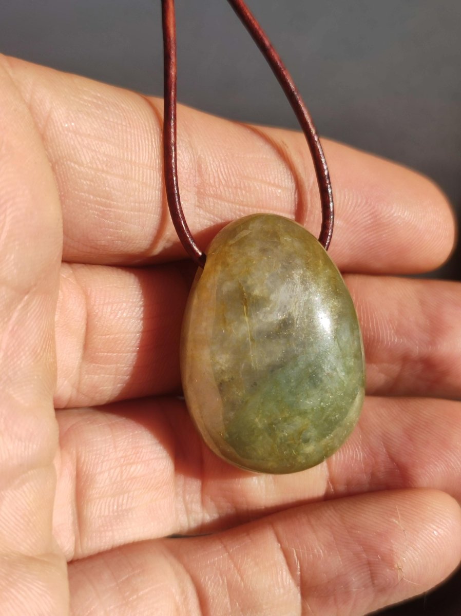 Burma Jade *Rarität* ~ Edelstein Kette HIPPIE Boho Ethno Natur Heilstein Rarität Kristalle Schmuck Anhänger Natur Kraft Stein Geschenk grün - Art of Nature Berlin