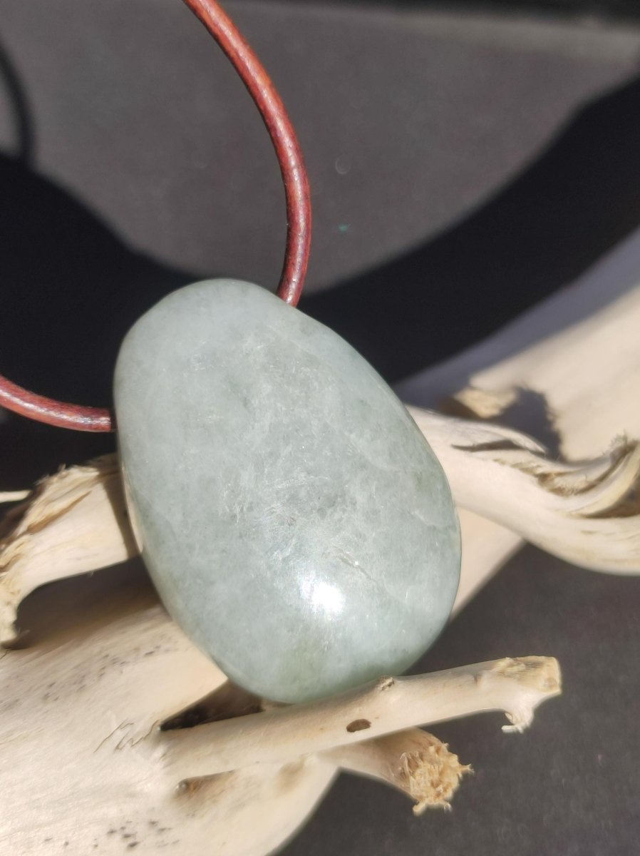 Burma Jade *Rarität* ~ Edelstein Kette HIPPIE Boho Ethno Natur Heilstein Rarität Kristalle Schmuck Anhänger Natur Kraft Stein Geschenk grün - Art of Nature Berlin