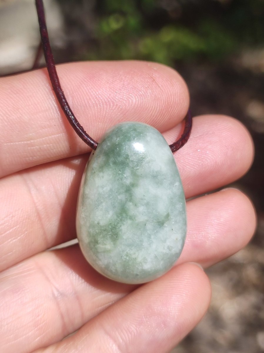 Burma Jade *Rarität* ~ Edelstein Kette HIPPIE Boho Ethno Natur Heilstein Rarität Kristalle Schmuck Anhänger Natur Kraft Stein Geschenk grün - Art of Nature Berlin