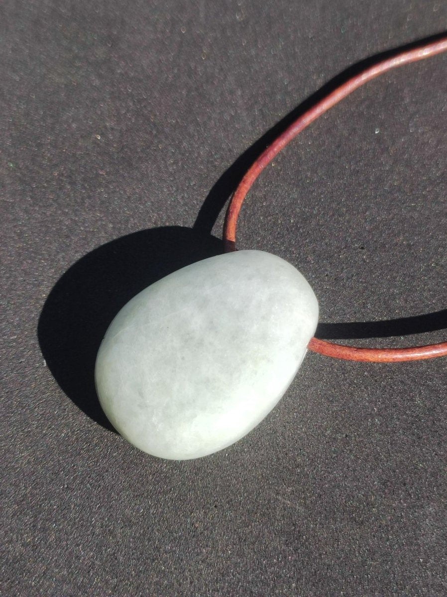 Burma Jade *Rarität* ~ Edelstein Kette HIPPIE Boho Ethno Natur Heilstein Rarität Kristalle Schmuck Anhänger Natur Kraft Stein Geschenk grün - Art of Nature Berlin