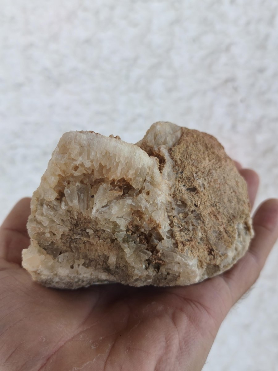 Calcite Geode – Attavyros, Insel Rhodos Griechenland Sammler Mineralien Kristall Deko Selbstfund Geschenk Haus Wohnen Energie Altar Schön - Art of Nature Berlin