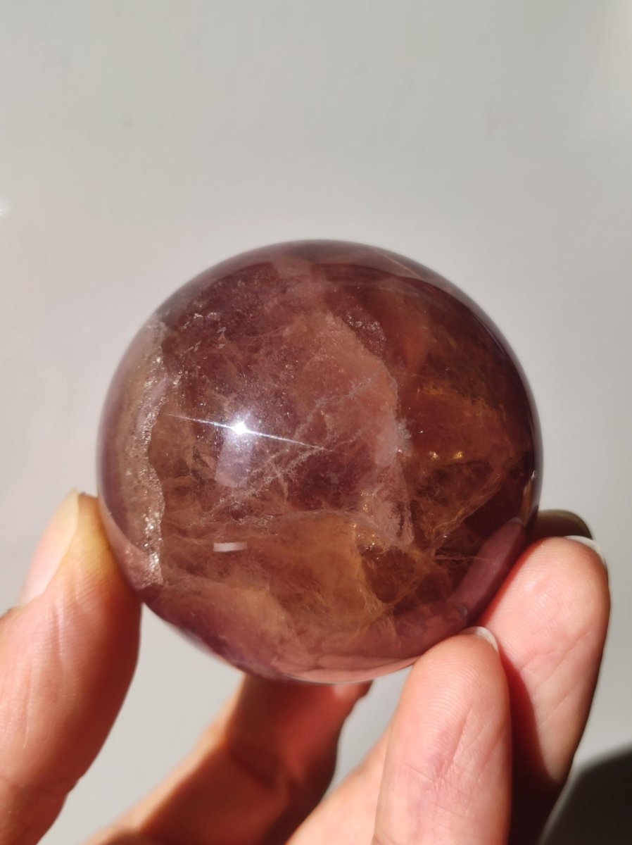 Candy Fluorit gelb Regenbogen Edelstein Kugel Deko Sphere Kristall Spielkugel Meditation Heilstein Frau Mann Geschenk Er Sie Haus Energie - Art of Nature Berlin