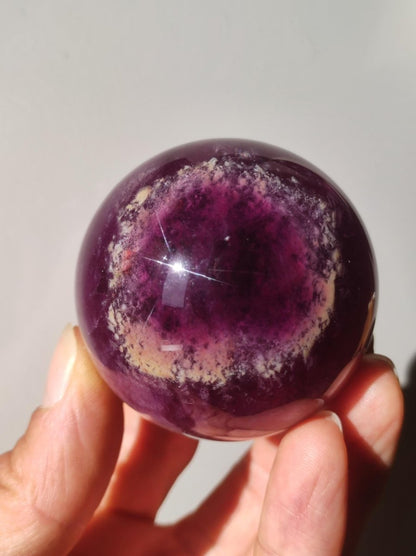 Candy Fluorit gelb Regenbogen Edelstein Kugel Deko Sphere Kristall Spielkugel Meditation Heilstein Frau Mann Geschenk Er Sie Haus Energie - Art of Nature Berlin