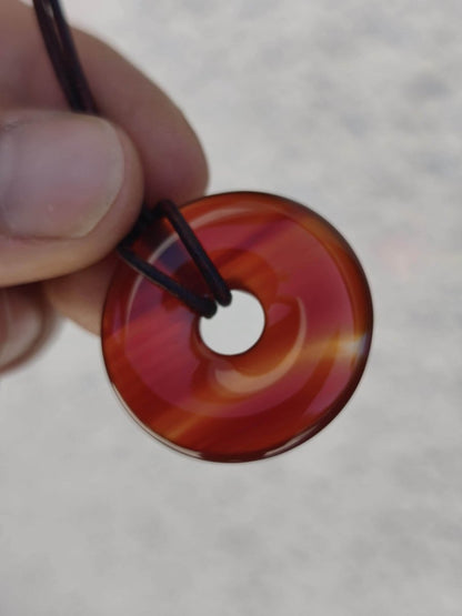 Carneol Carnelian Karneol A - Edelstein Donut Kette rot Natur Heilstein Kristalle Anhänger Mann Frau Kind Geschenk Er Sie Bruder Schwester - Art of Nature Berlin