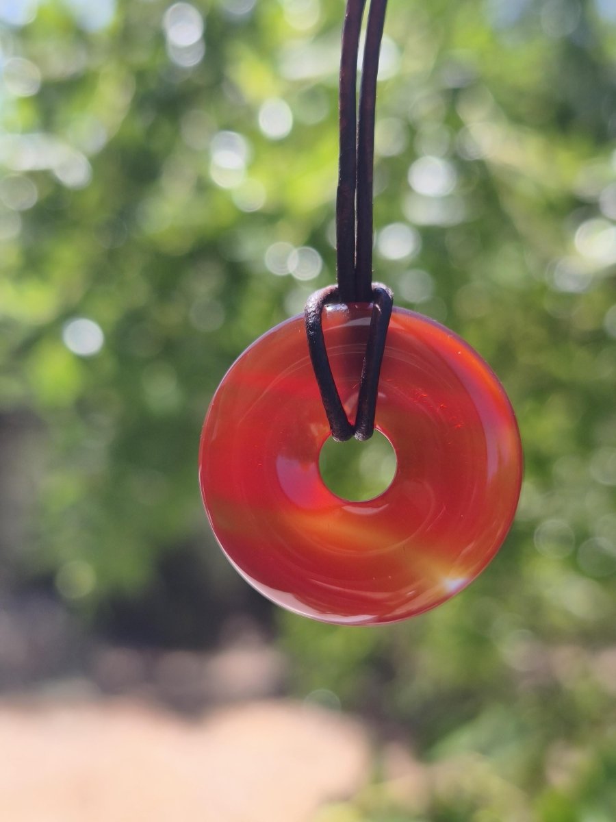 Carneol Carnelian Karneol A - Edelstein Donut Kette rot Natur Heilstein Kristalle Anhänger Mann Frau Kind Geschenk Er Sie Bruder Schwester - Art of Nature Berlin