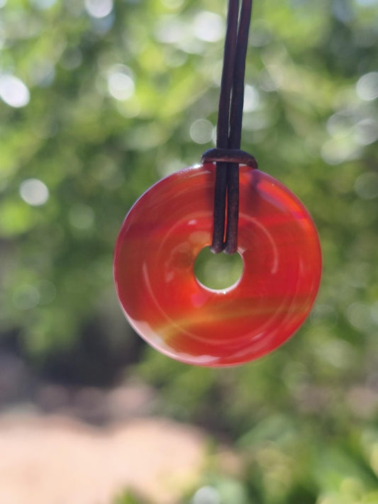 Carneol Carnelian Karneol A - Edelstein Donut Kette rot Natur Heilstein Kristalle Anhänger Mann Frau Kind Geschenk Er Sie Bruder Schwester - Art of Nature Berlin