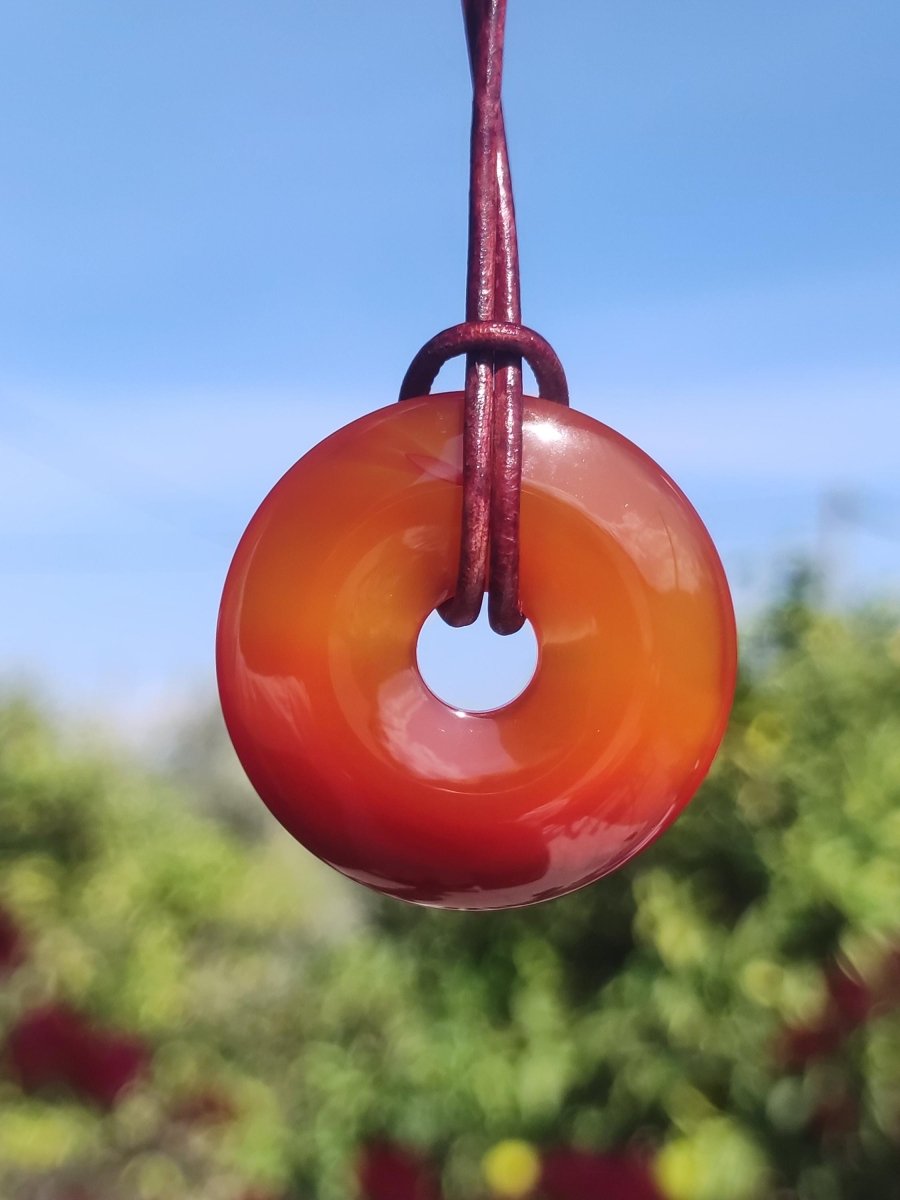 Carneol Carnelian Karneol A - Edelstein Donut Kette rot Natur Heilstein Kristalle Anhänger Mann Frau Kind Geschenk Er Sie Bruder Schwester - Art of Nature Berlin