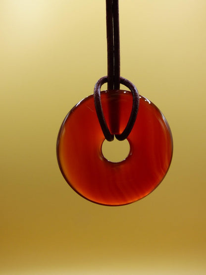 Carneol Carnelian Karneol - Edelstein Donut Kette 30mm rot Natur Heilstein Kristalle Anhänger Mann Frau Kind Geschenk Sie Bruder Schwester - Art of Nature Berlin