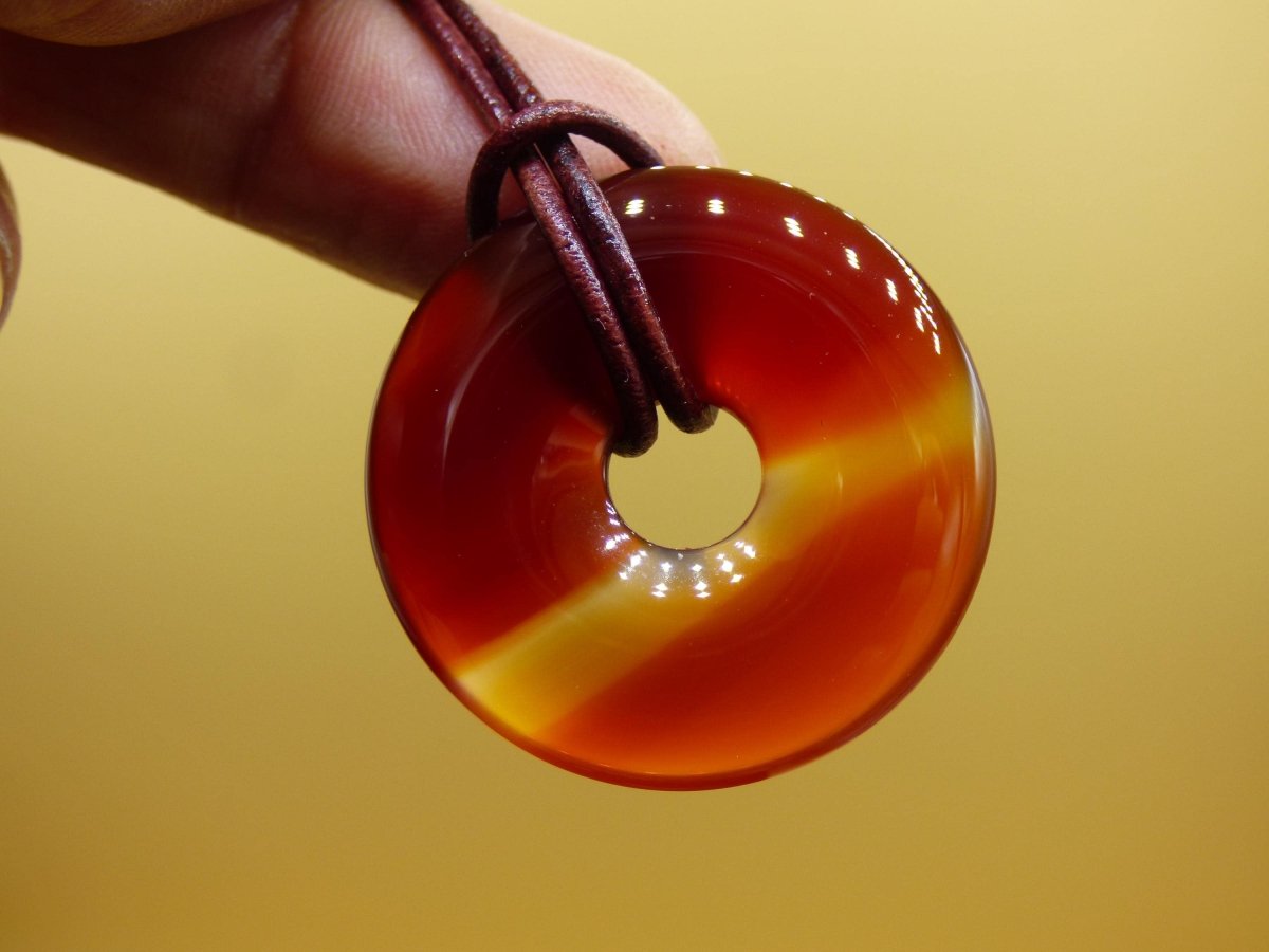 Carneol Carnelian Karneol - Edelstein Donut Kette rot Natur Heilstein Kristalle Anhänger Mann Frau Kind Geschenk Er Sie Bruder Schwester - Art of Nature Berlin