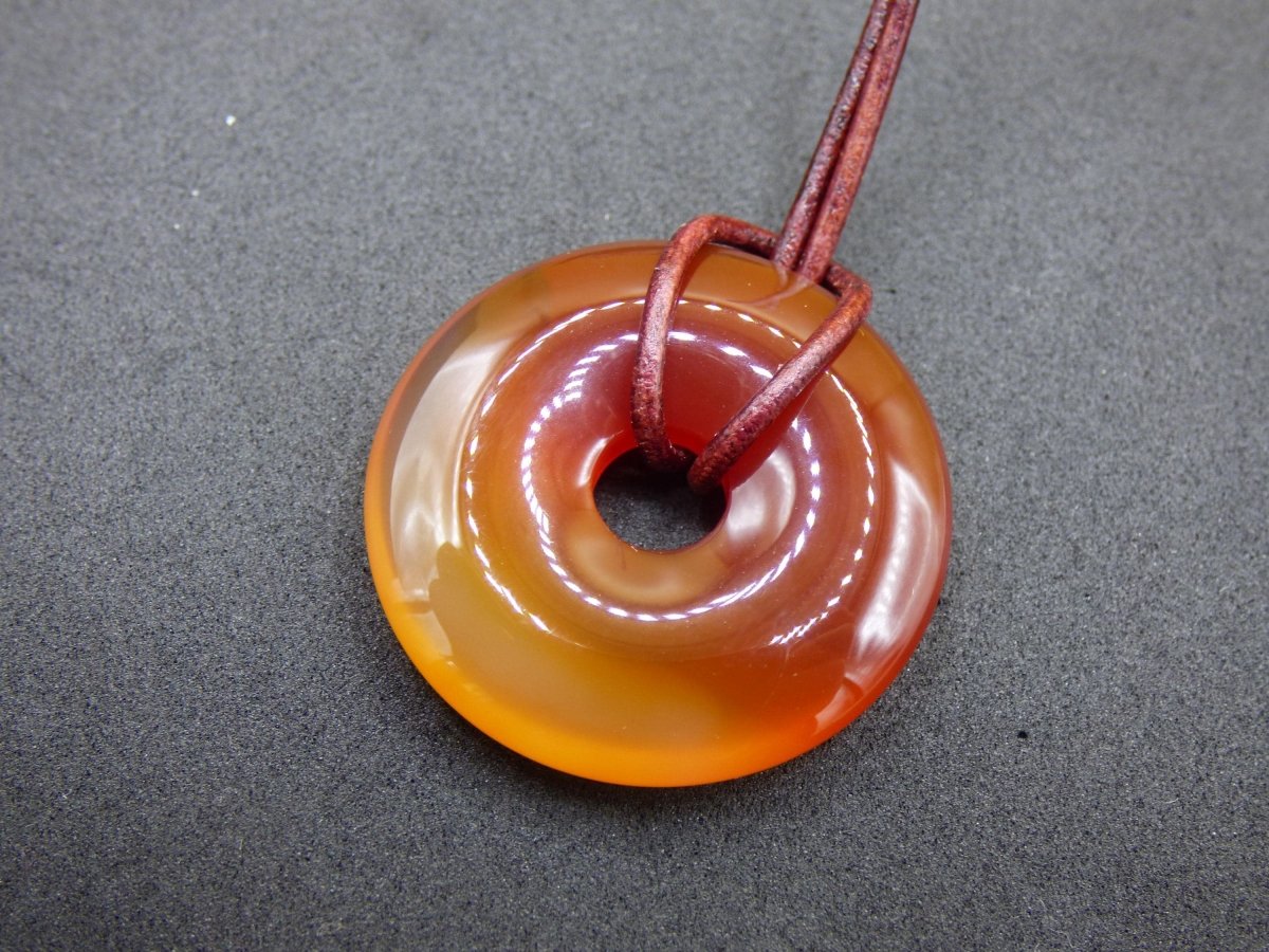 Carneol Carnelian Karneol - Edelstein Donut Kette rot Natur Heilstein Kristalle Anhänger Mann Frau Kind Geschenk Er Sie Bruder Schwester - Art of Nature Berlin