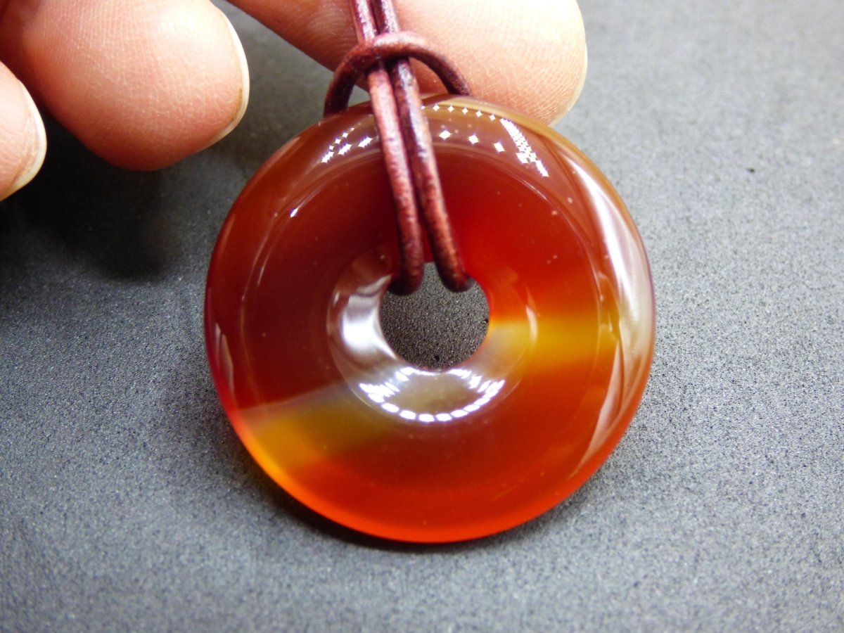 Carneol Carnelian Karneol - Edelstein Donut Kette rot Natur Heilstein Kristalle Anhänger Mann Frau Kind Geschenk Er Sie Bruder Schwester - Art of Nature Berlin