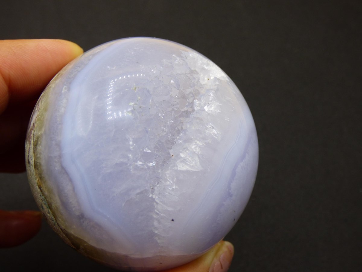 Chalcedon AAA - Edelstein Kugel blau Deko Sphere mit Geode Meditation Natur Heilstein Wohnen Sammler Rarität Hochwertig Art of Nature Berlin - Art of Nature Berlin