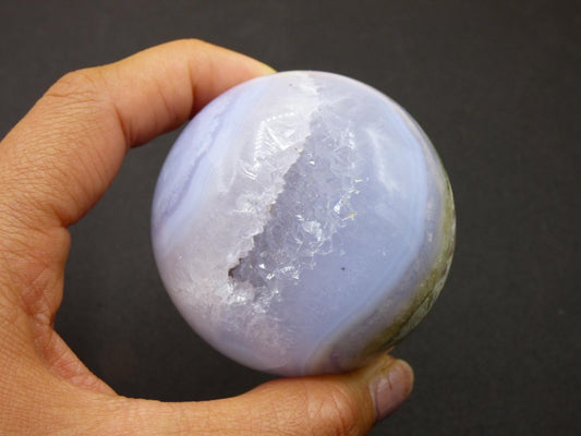 Chalcedon AAA - Edelstein Kugel blau Deko Sphere mit Geode Meditation Natur Heilstein Wohnen Sammler Rarität Hochwertig Art of Nature Berlin - Art of Nature Berlin