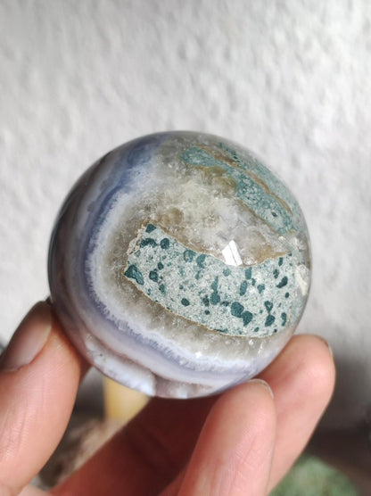 Chalcedon AAA - Edelstein Kugel blau Deko Sphere mit Geode Meditation Natur Heilstein Wohnen Sammler Rarität Hochwertig Art of Nature Berlin - Art of Nature Berlin