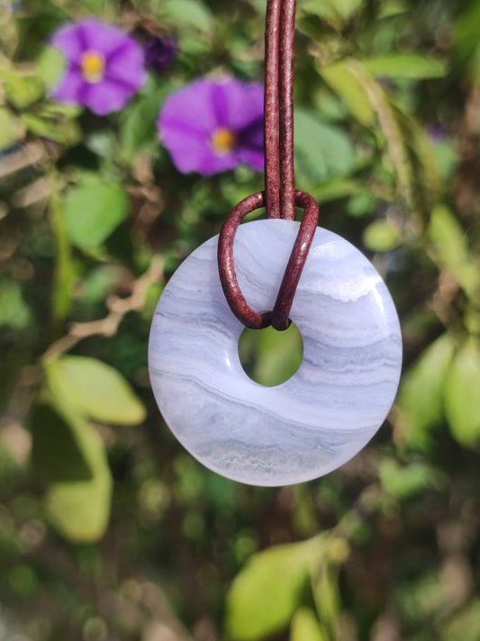 Chalcedon Blau / Blue Laze - Edelstein Donut Kette blau Natur Heilstein Kristalle Anhänger Mann Frau Kind Geschenk Er Sie Bruder Schwester - Art of Nature Berlin