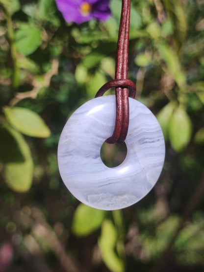 Chalcedon Blau / Blue Laze - Edelstein Donut Kette blau Natur Heilstein Kristalle Anhänger Mann Frau Kind Geschenk Er Sie Bruder Schwester - Art of Nature Berlin