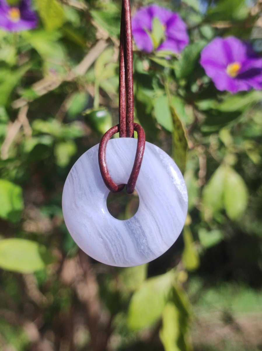 Chalcedon Blau / Blue Laze - Edelstein Donut Kette blau Natur Heilstein Kristalle Anhänger Mann Frau Kind Geschenk Er Sie Bruder Schwester - Art of Nature Berlin