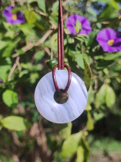 Chalcedon Blau / Blue Laze - Edelstein Donut Kette blau Natur Heilstein Kristalle Anhänger Mann Frau Kind Geschenk Er Sie Bruder Schwester - Art of Nature Berlin