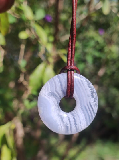 Chalcedon Blau / Blue Laze - Edelstein Donut Kette blau Natur Heilstein Kristalle Anhänger Mann Frau Kind Geschenk Er Sie Bruder Schwester - Art of Nature Berlin